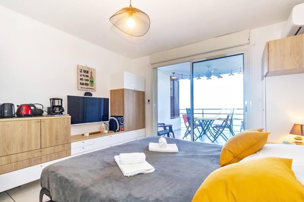 Oceanides - Studio Renove Avec Magnifique Vue Mer - Saint-Gilles-Les-Bains Eksteriør billede