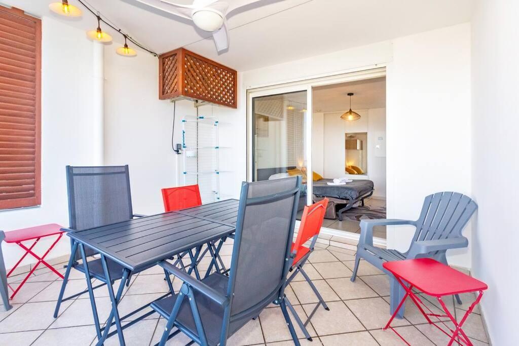 Oceanides - Studio Renove Avec Magnifique Vue Mer - Saint-Gilles-Les-Bains Eksteriør billede