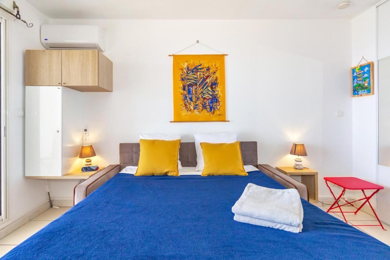 Oceanides - Studio Renove Avec Magnifique Vue Mer - Saint-Gilles-Les-Bains Eksteriør billede